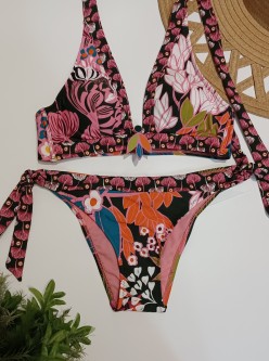 Bikini triangular