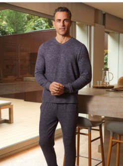 Pijama de chico César