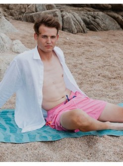Bañador de hombre rosa, Mónaco