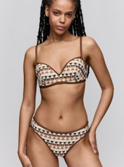 Bikini escote profundo Biles