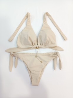 Bikini triangular crema, Charmes.