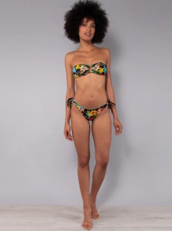 Bikini bandó Fiji